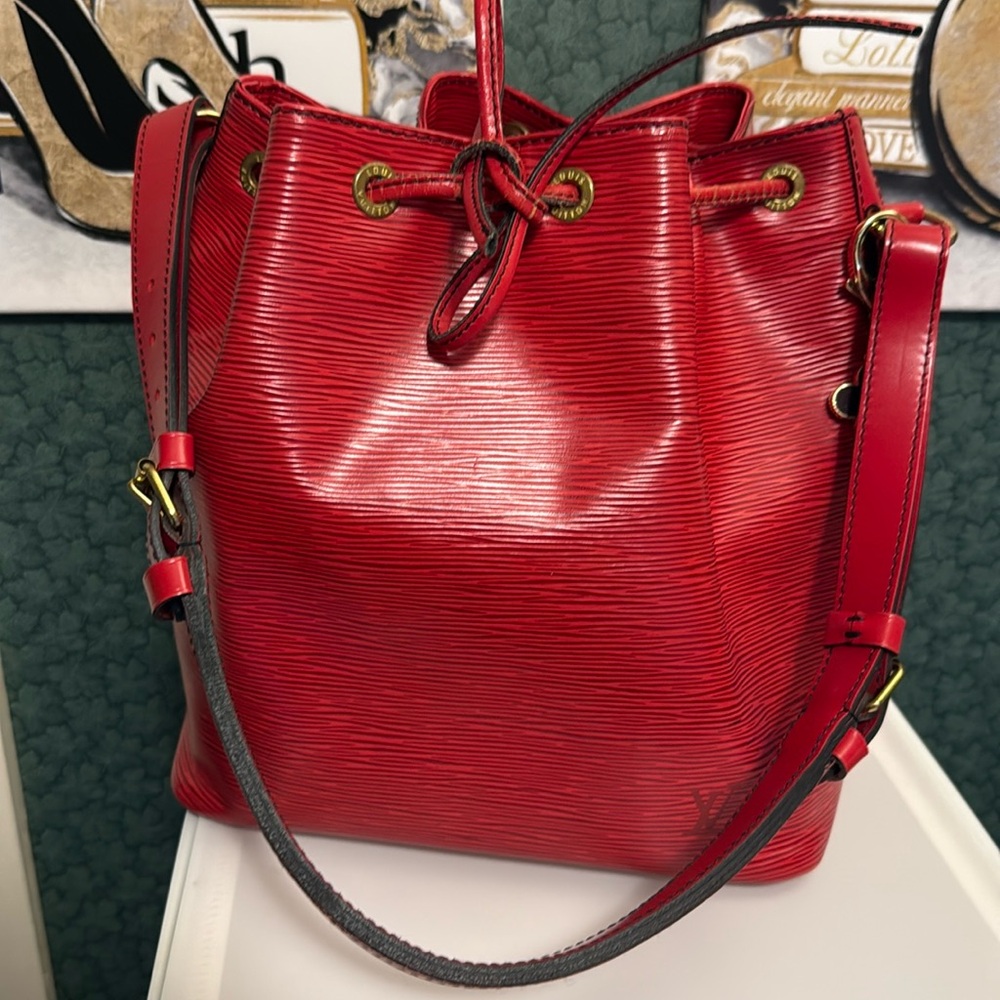 Louis Vuitton Epi Petit Noe Shoulder Bag Red M44107